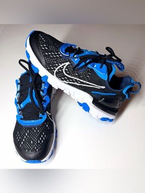 Nike Kids React Vision Athletic sneakers
Black / White / Blue Size- 6Y